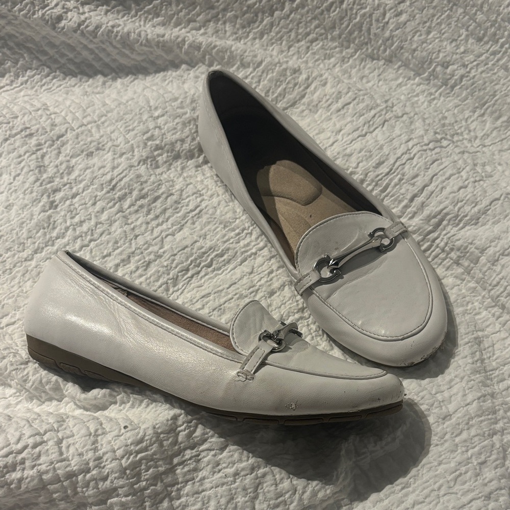 Cliffs by WHITE MOUNTAIN White Loafers